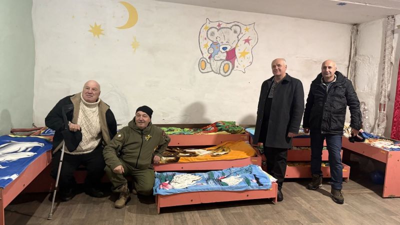 Помощ за децата от Лисивка и Хомутец