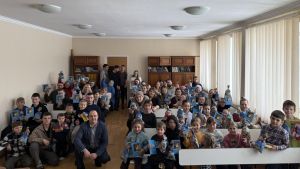 Помощ за децата от Лисивка и Хомутец