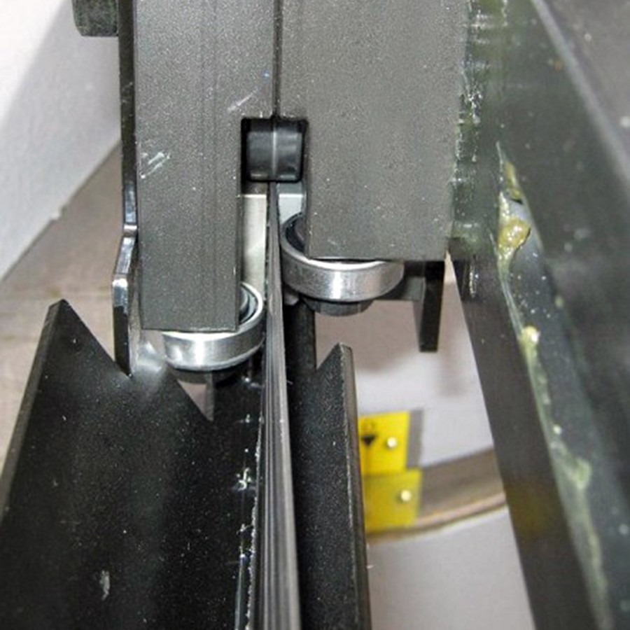  5ef3b27f FMB semiautomatic bandsaw machine galactic particular 2 900px 
