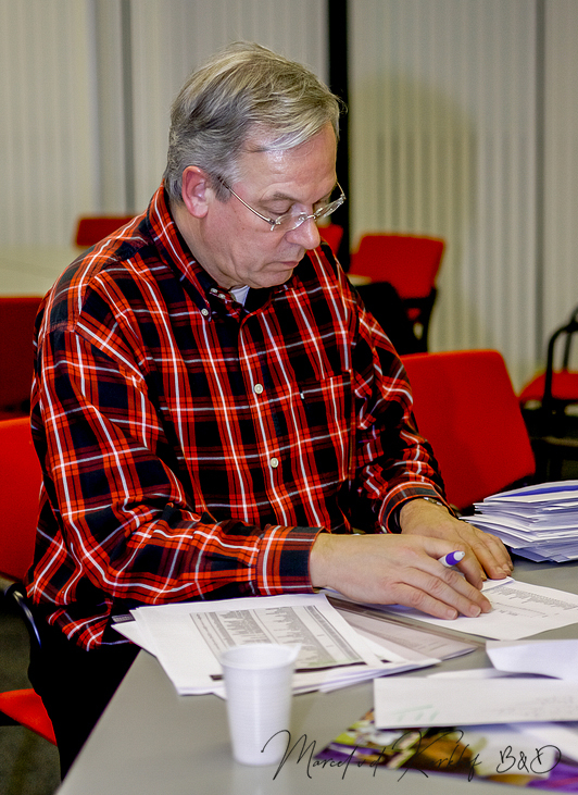 Wil Bruinsma in actie als penningmeester in 2007 Wil Bruinsma in actie als penningmeester in 2007