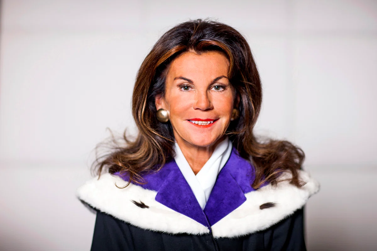 Porträt von Brigitte Bierlein (1949–2024) – Gedenkseite