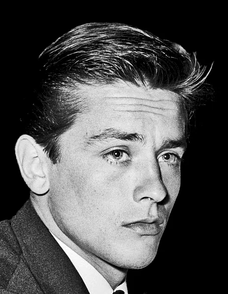 Porträt von Alain Delon (1935–2024) – Gedenkseite