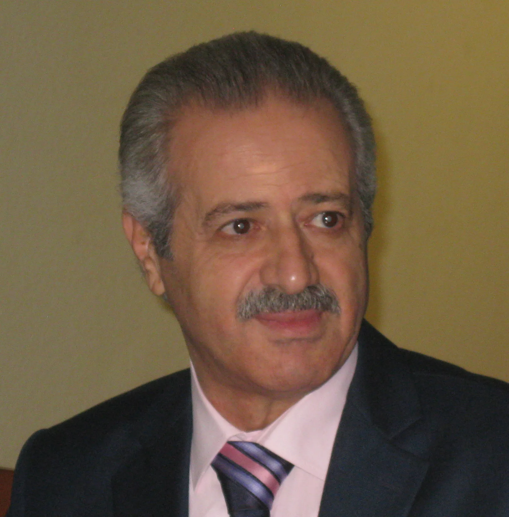 Porträt von Muhammed Achmed Faris Al-Aqidi (1951–2024) – Gedenkseite