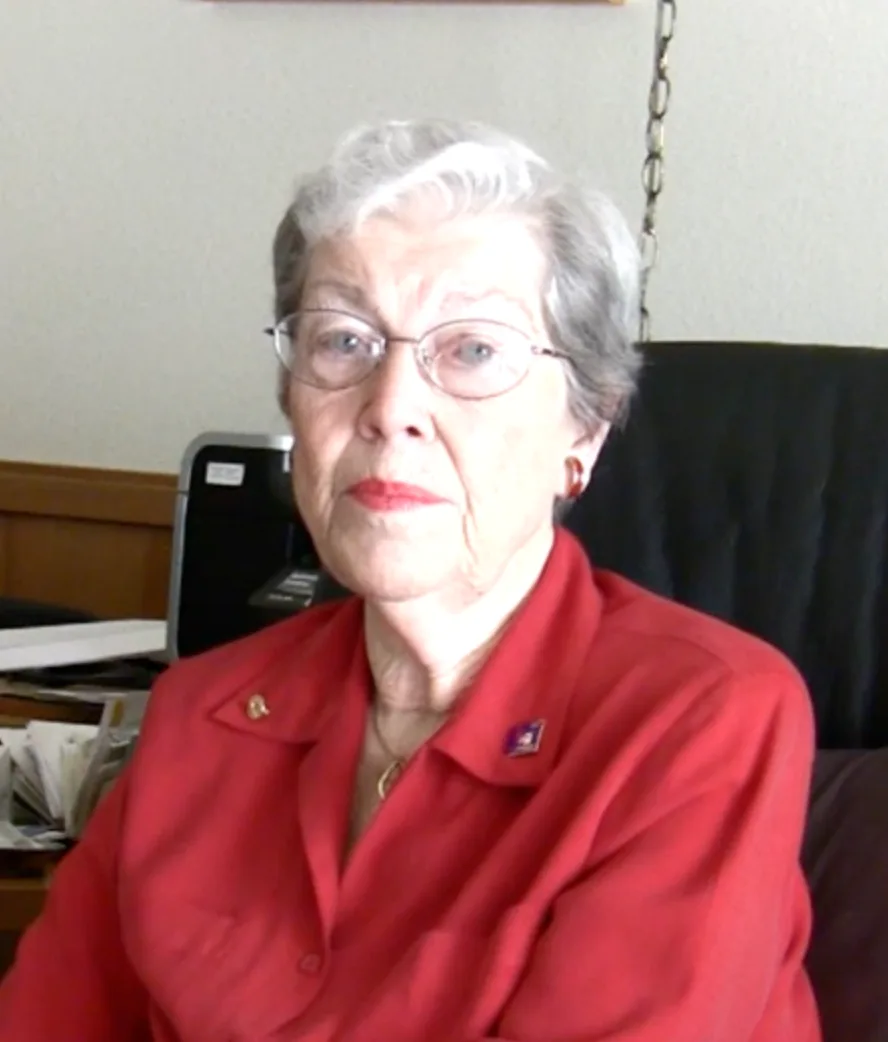 Porträt von Darleane C. Hoffman (1926–2025) – Gedenkseite