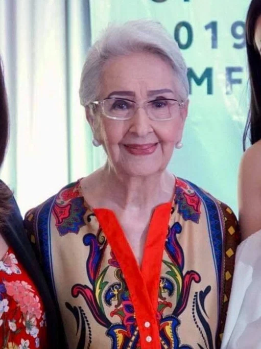 Porträt von Gloria Romero (1933–2025) – Gedenkseite
