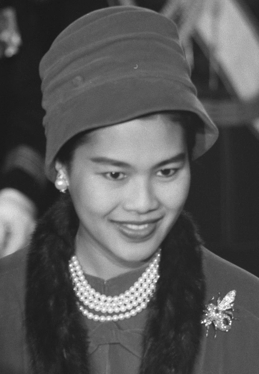 Portrait of Sirikit (1932–2025) – memorial page
