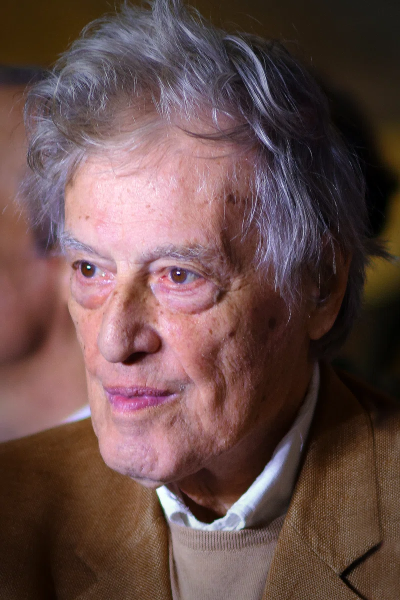 Porträt von Tom Stoppard (1937–2025) – Gedenkseite