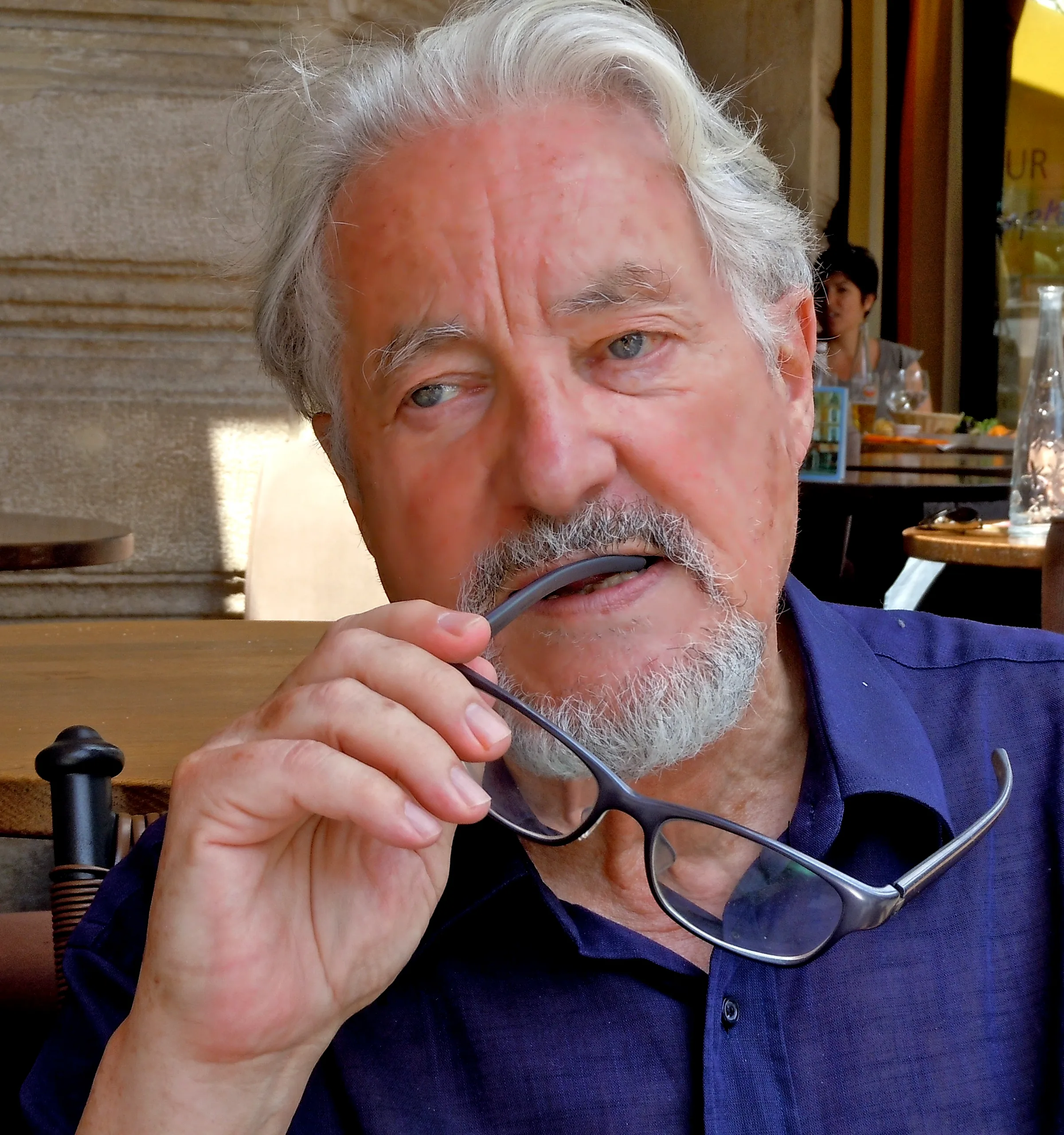 Porträt von Marc Augé (1935–2023) – Gedenkseite