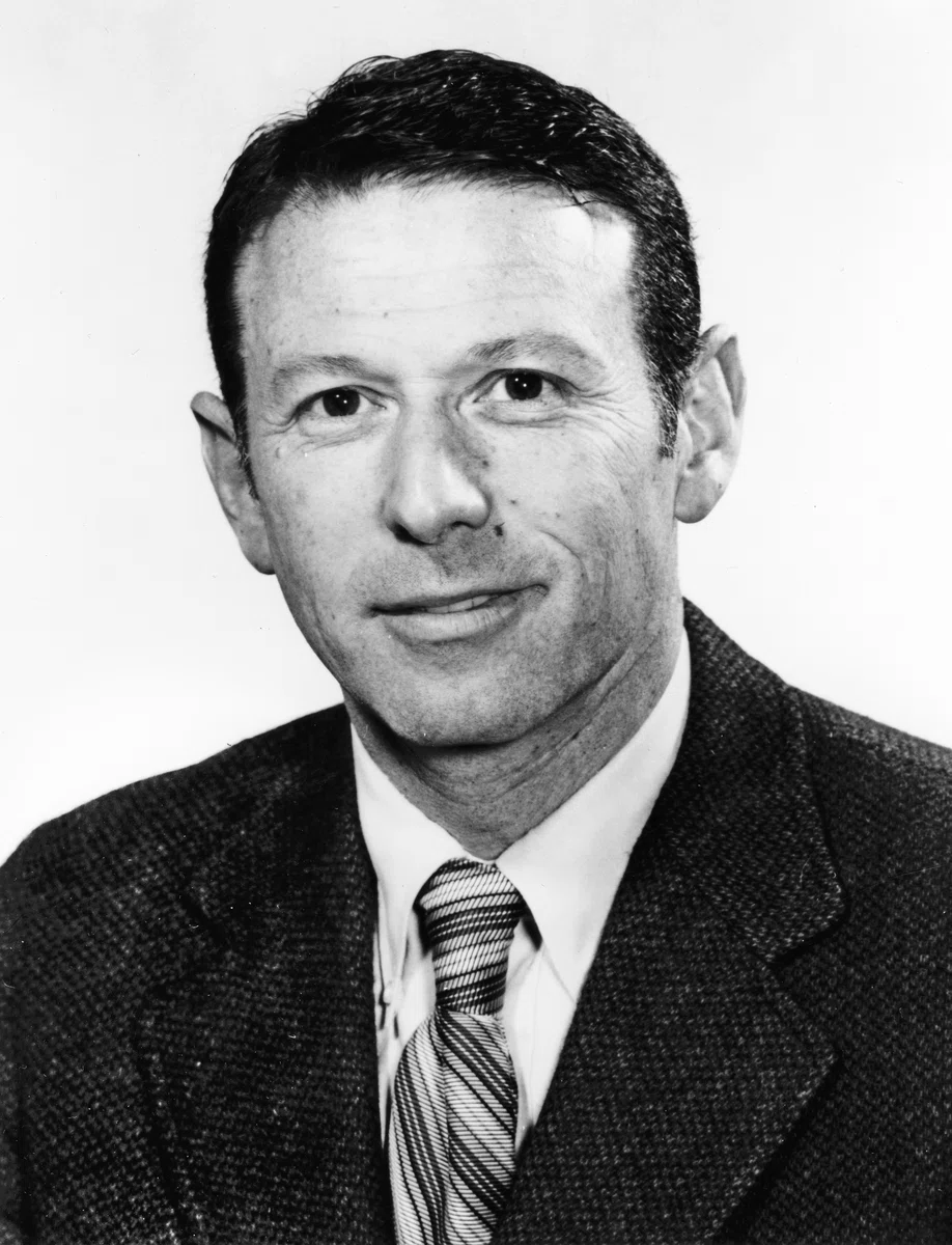 Portrait of Paul Berg (1929–2021) – memorial page