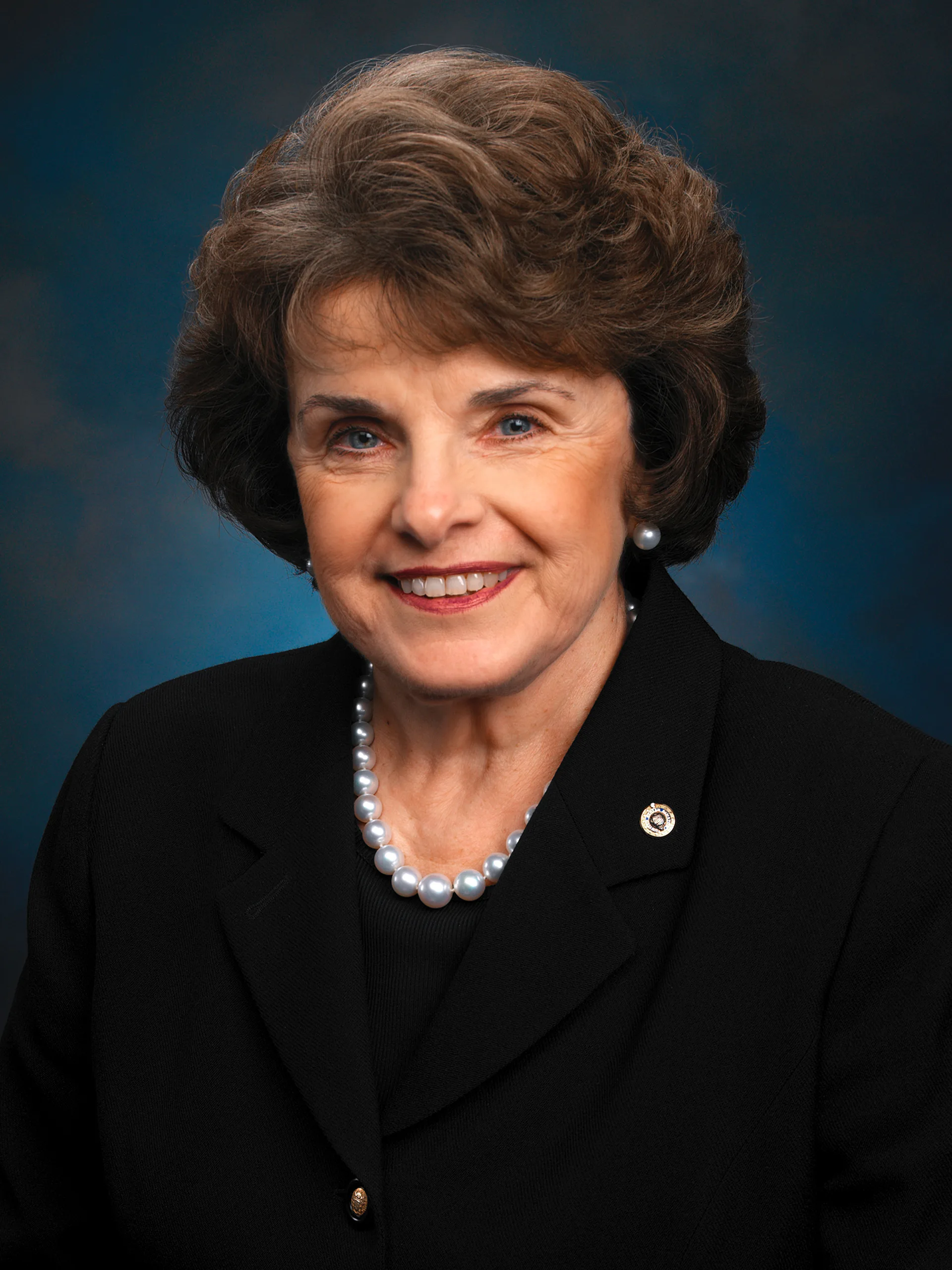 Portrait of Dianne Feinstein (1933–2023) – memorial page