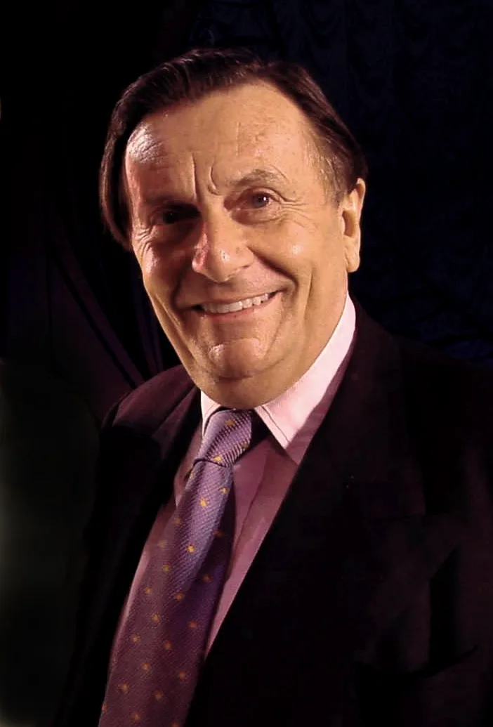 Portrait of Barry Humphries (1934–2023) – memorial page