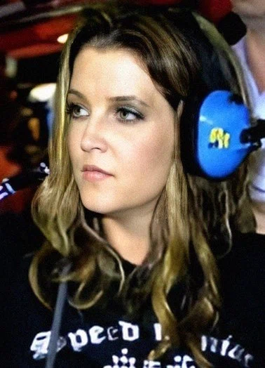 Porträt von Lisa Marie Presley (1968–2023) – Gedenkseite