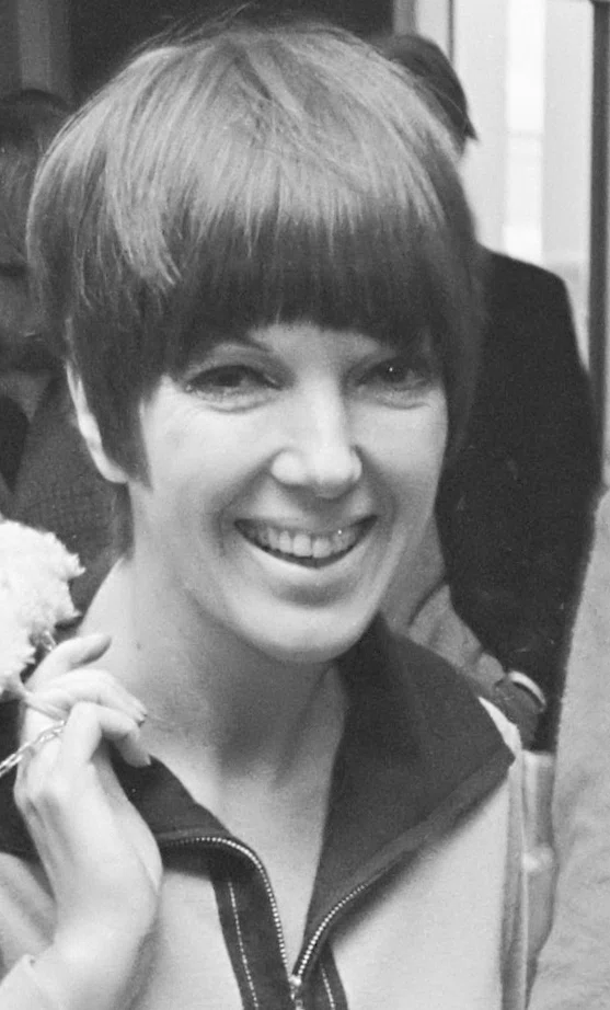Porträt von Mary Quant (1934–2023) – Gedenkseite