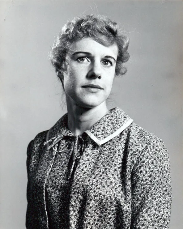 Portrait of Frances Sternhagen (1930–2023) – memorial page