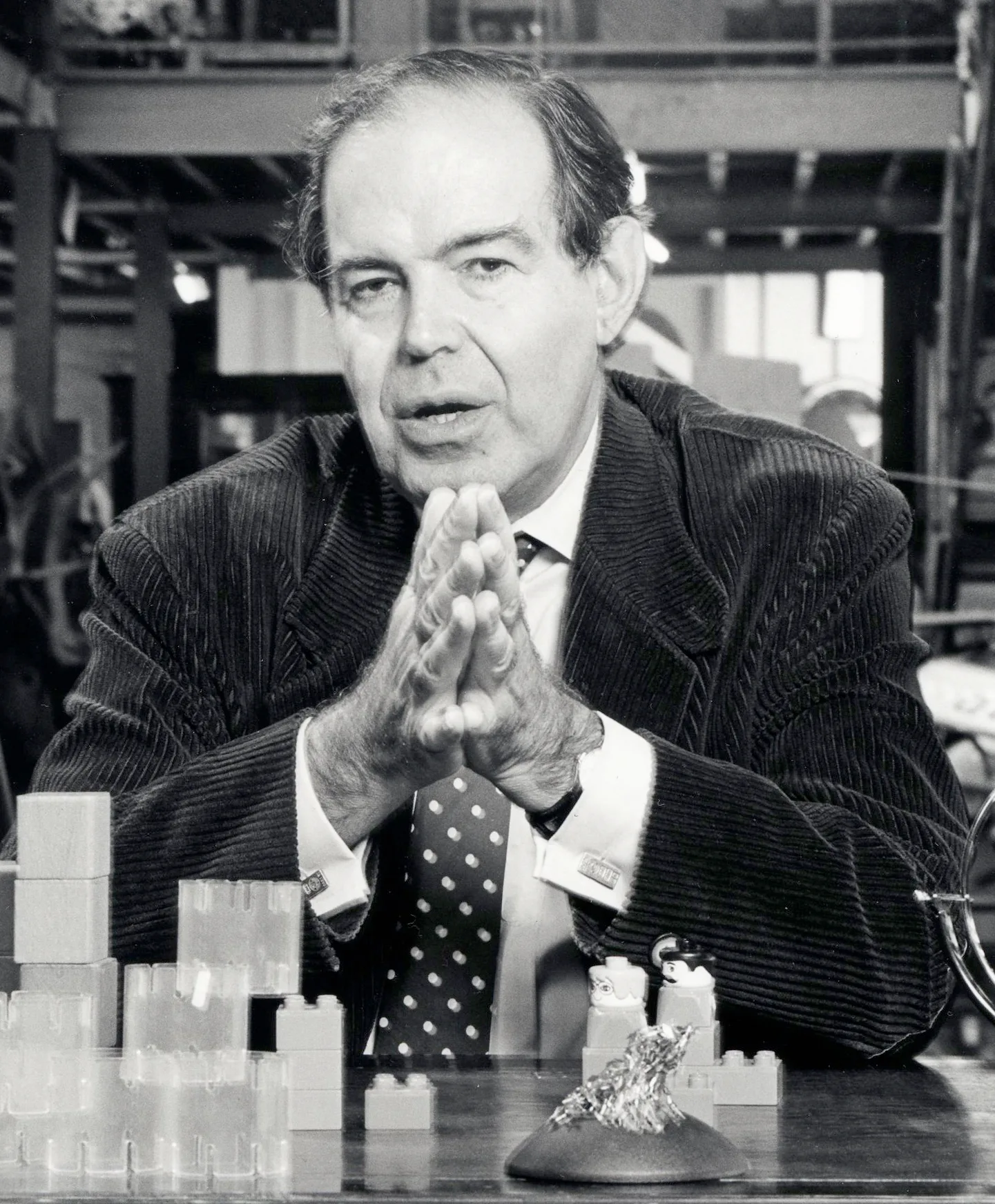 Portrait of Edward de Bono (1933–2021) – memorial page