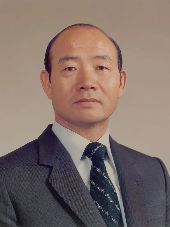 Porträt von Chun Doo-hwan (1931–2021) – Gedenkseite