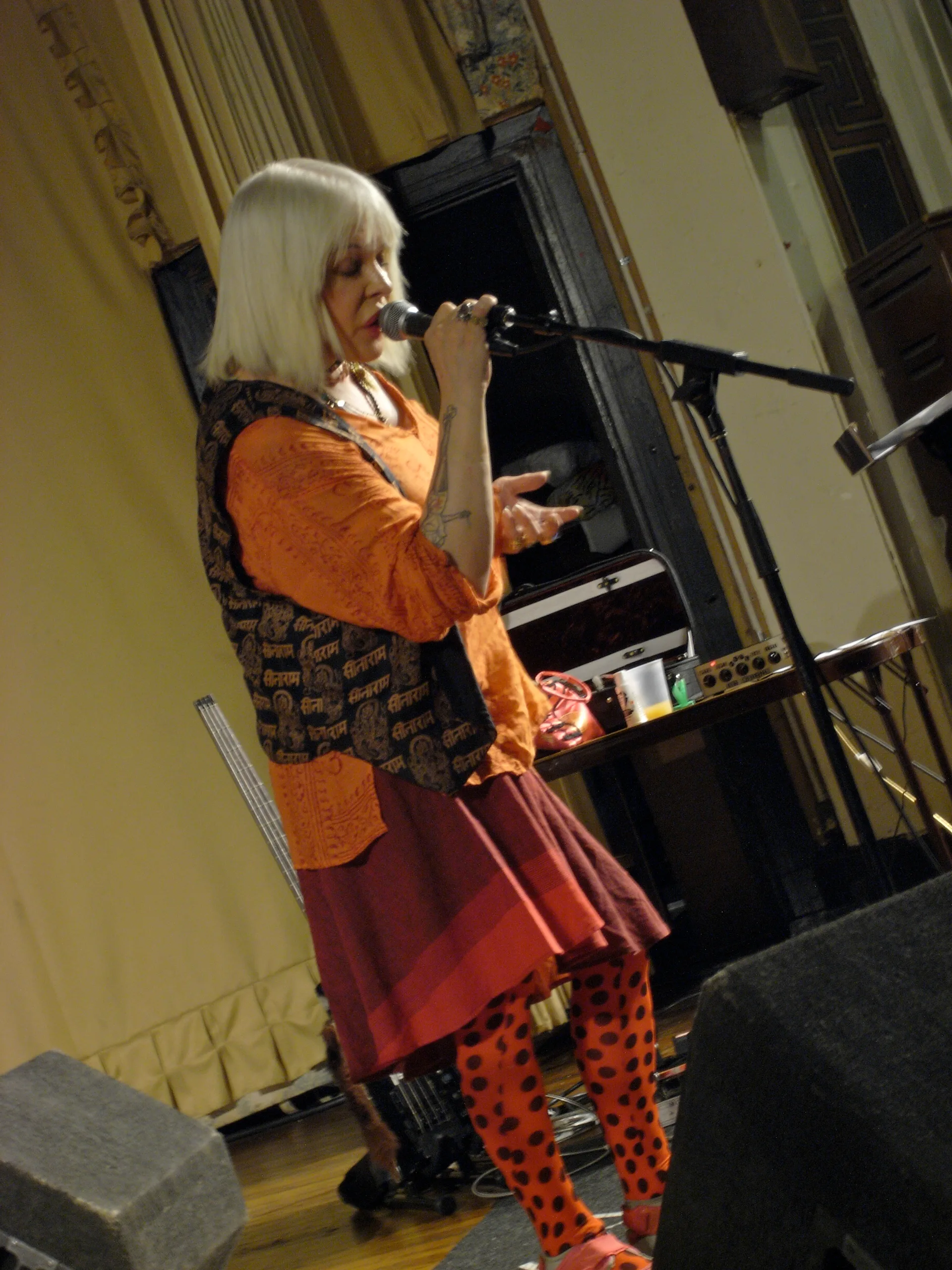 Porträt von Genesis P-Orridge (1950–2020) – Gedenkseite
