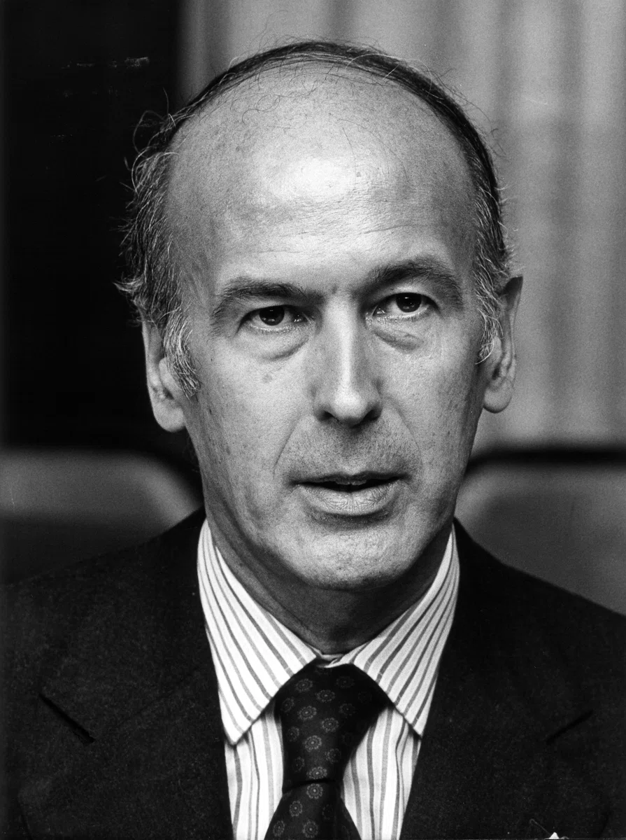 Porträt von Valéry Giscard d’Estaing (1926–2020) – Gedenkseite