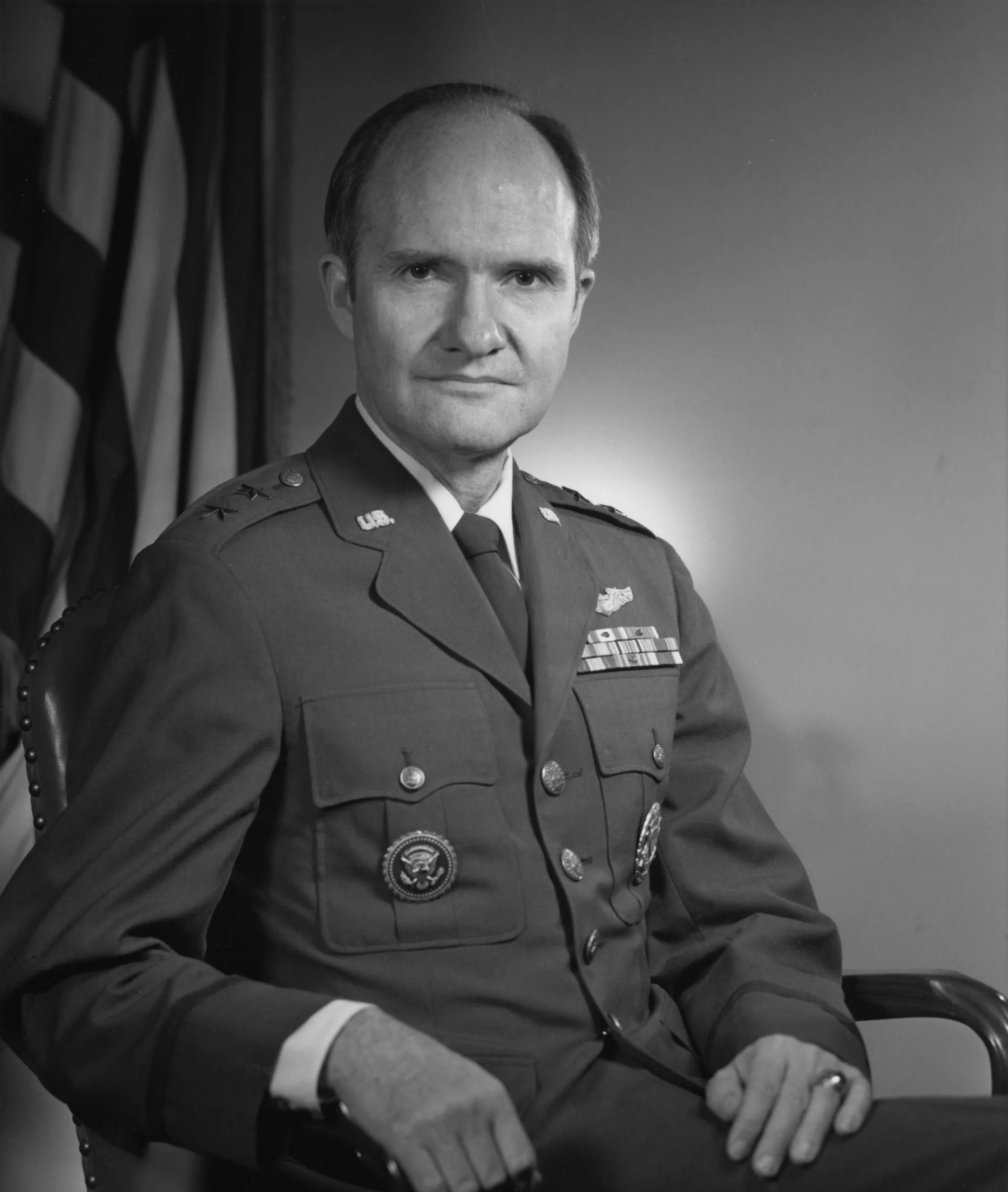 Porträt von Brent Scowcroft (1925–2020) – Gedenkseite