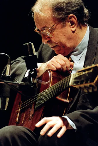 Porträt von João Gilberto (1931–2019) – Gedenkseite
