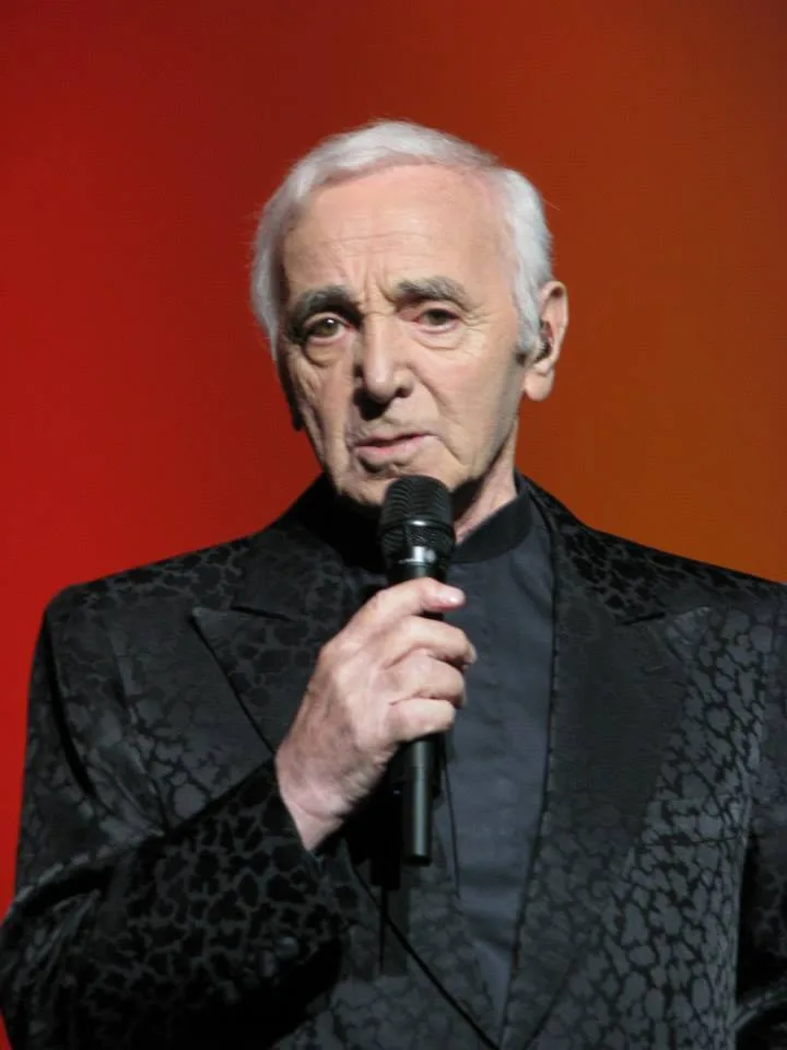Porträt von Charles Aznavour (1924–2018) – Gedenkseite