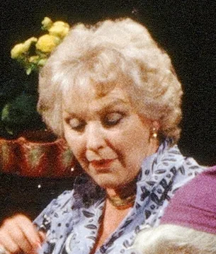 Porträt von Katie Boyle (1926–2018) – Gedenkseite