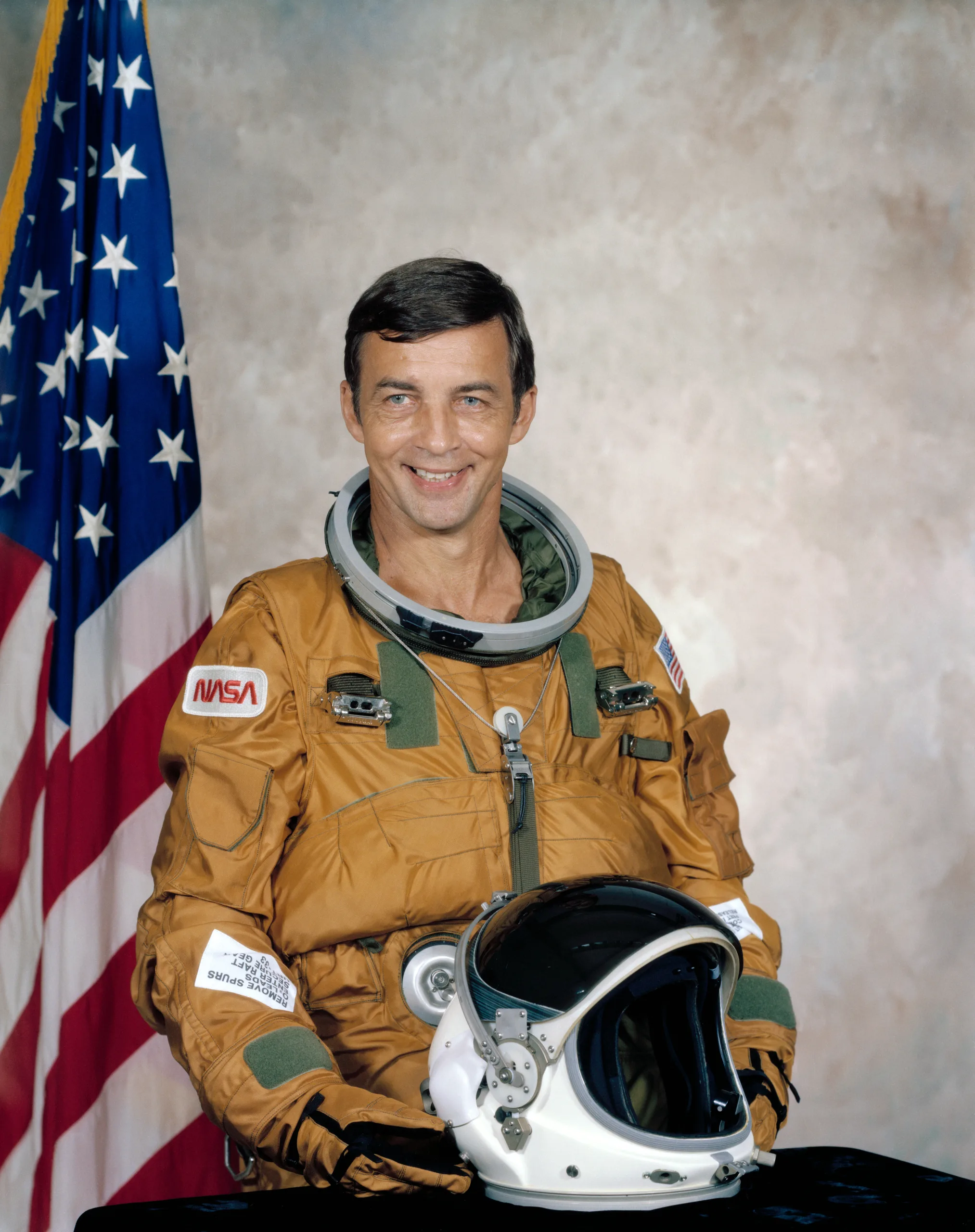 Portrait of Donald H. Peterson (1933–2018) – memorial page