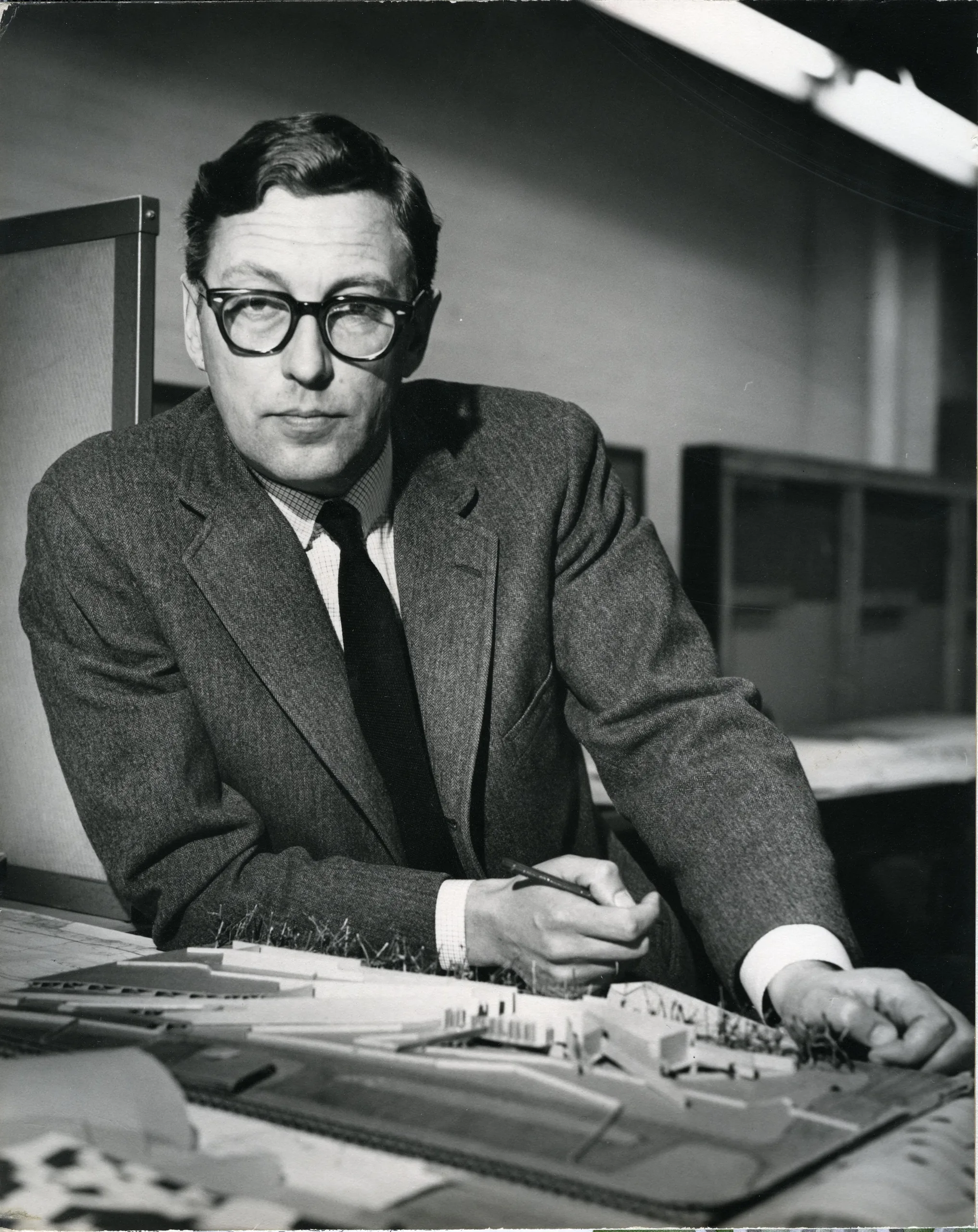 Portrait of Gunnar Birkerts (1925–2017) – memorial page