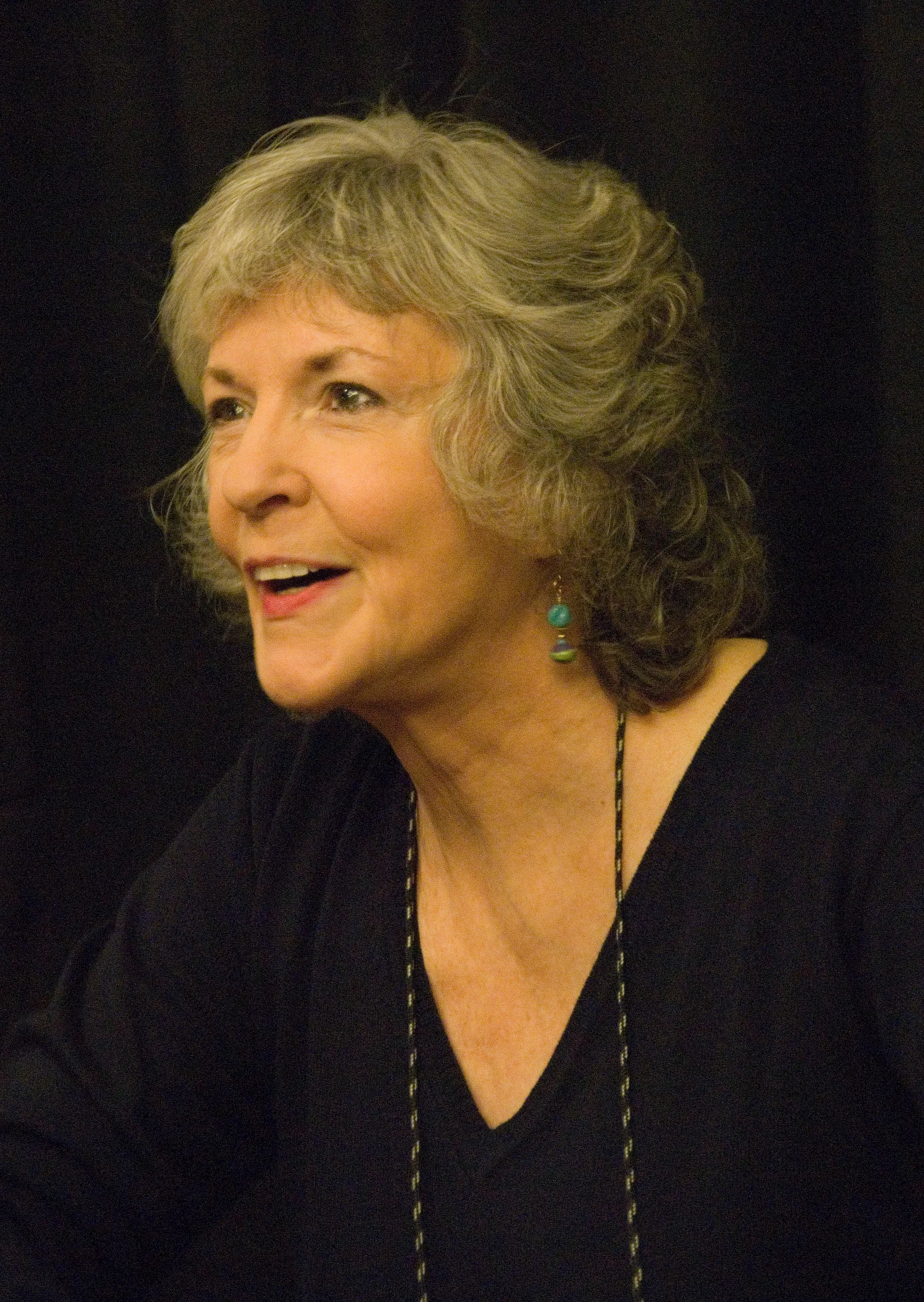 Porträt von Sue Grafton (1940–2017) – Gedenkseite