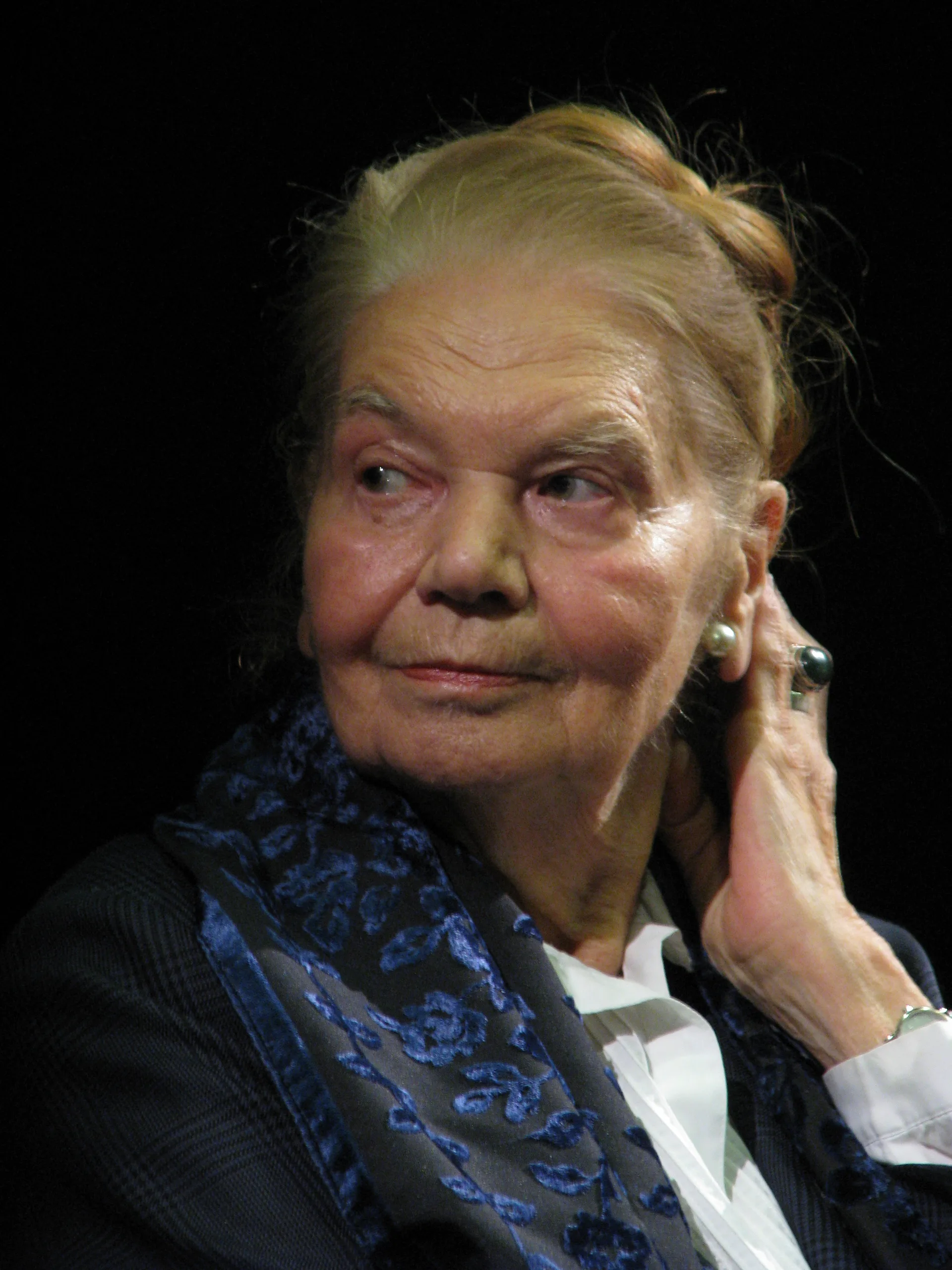 Porträt von Julia Hartwig (1921–2017) – Gedenkseite