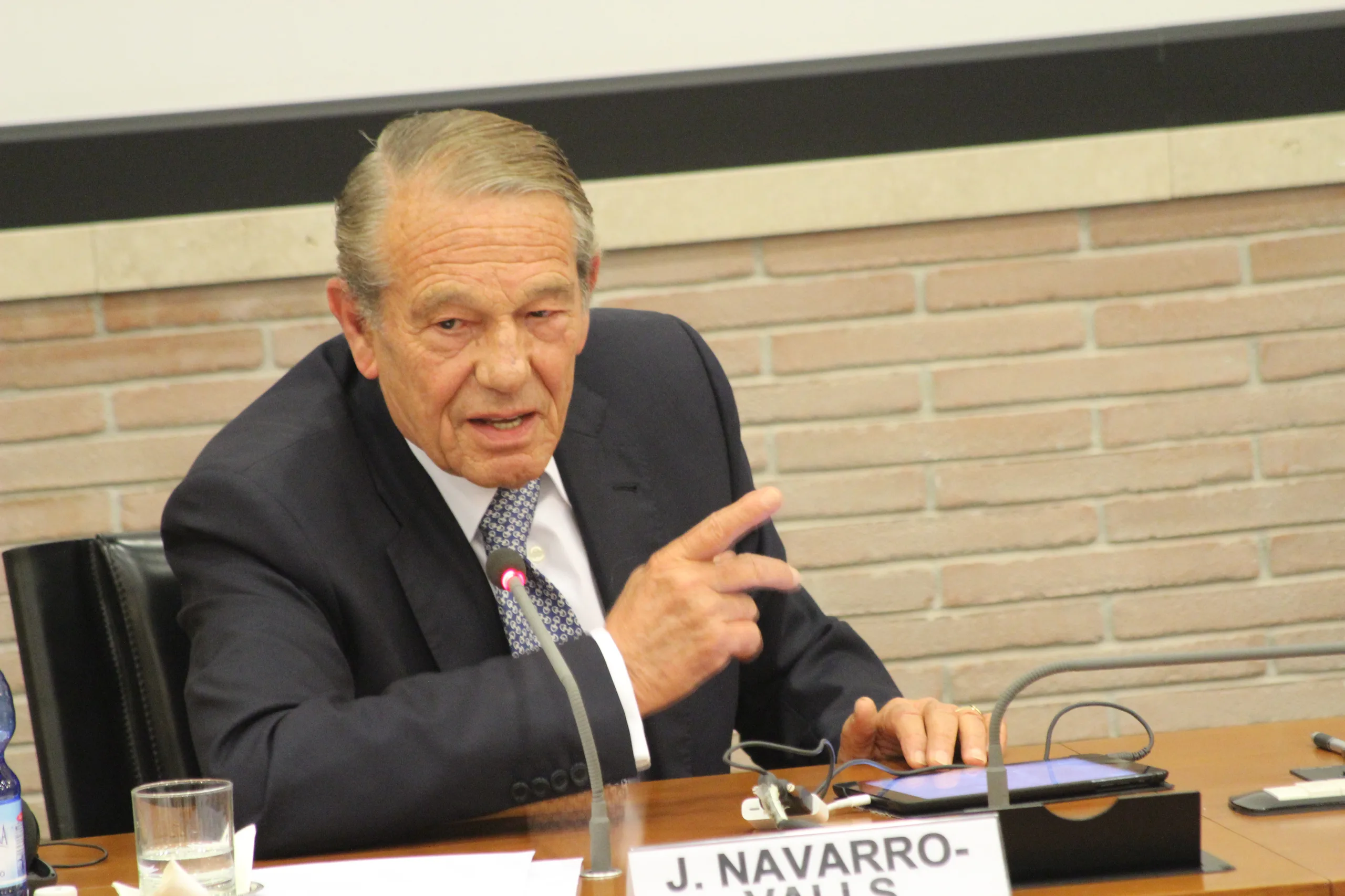 Porträt von Joaquín Navarro-Valls (1936–2017) – Gedenkseite