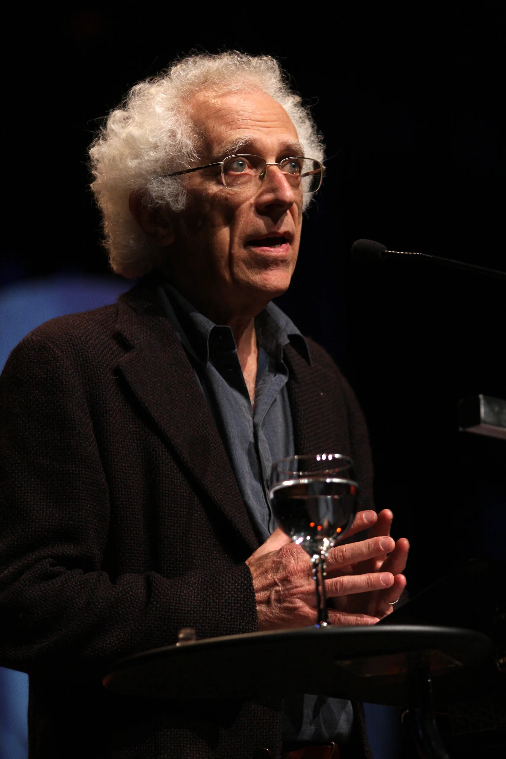 Portrait of Tzvetan Todorov (1939–2017) – memorial page