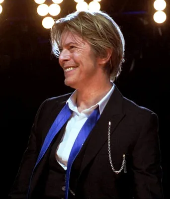 Porträt von David Bowie (1947–2016) – Gedenkseite