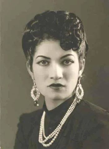 Porträt von Ashraf Pahlavi (1919–2016) – Gedenkseite