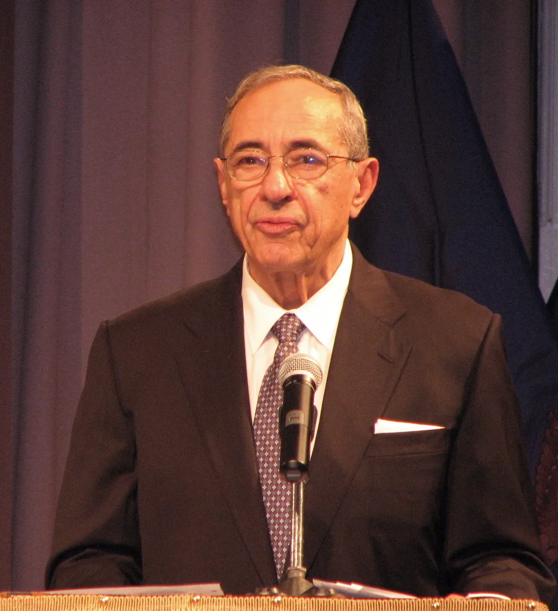 Portrait of Mario Cuomo (1932–2015) – memorial page