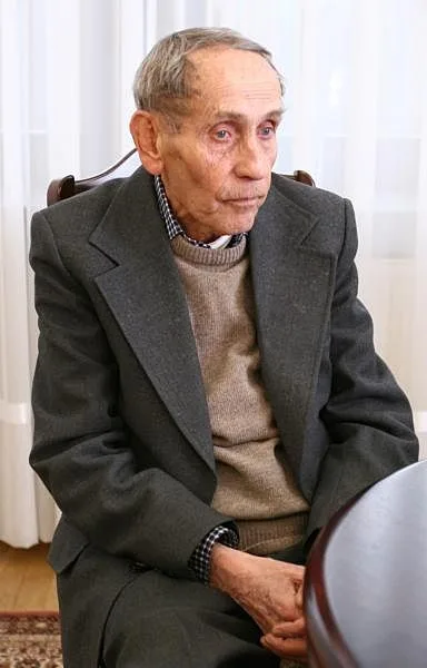 Porträt von Tadeusz Konwicki (1926–2015) – Gedenkseite