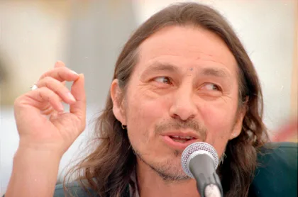 Porträt von John Trudell (1946–2015) – Gedenkseite