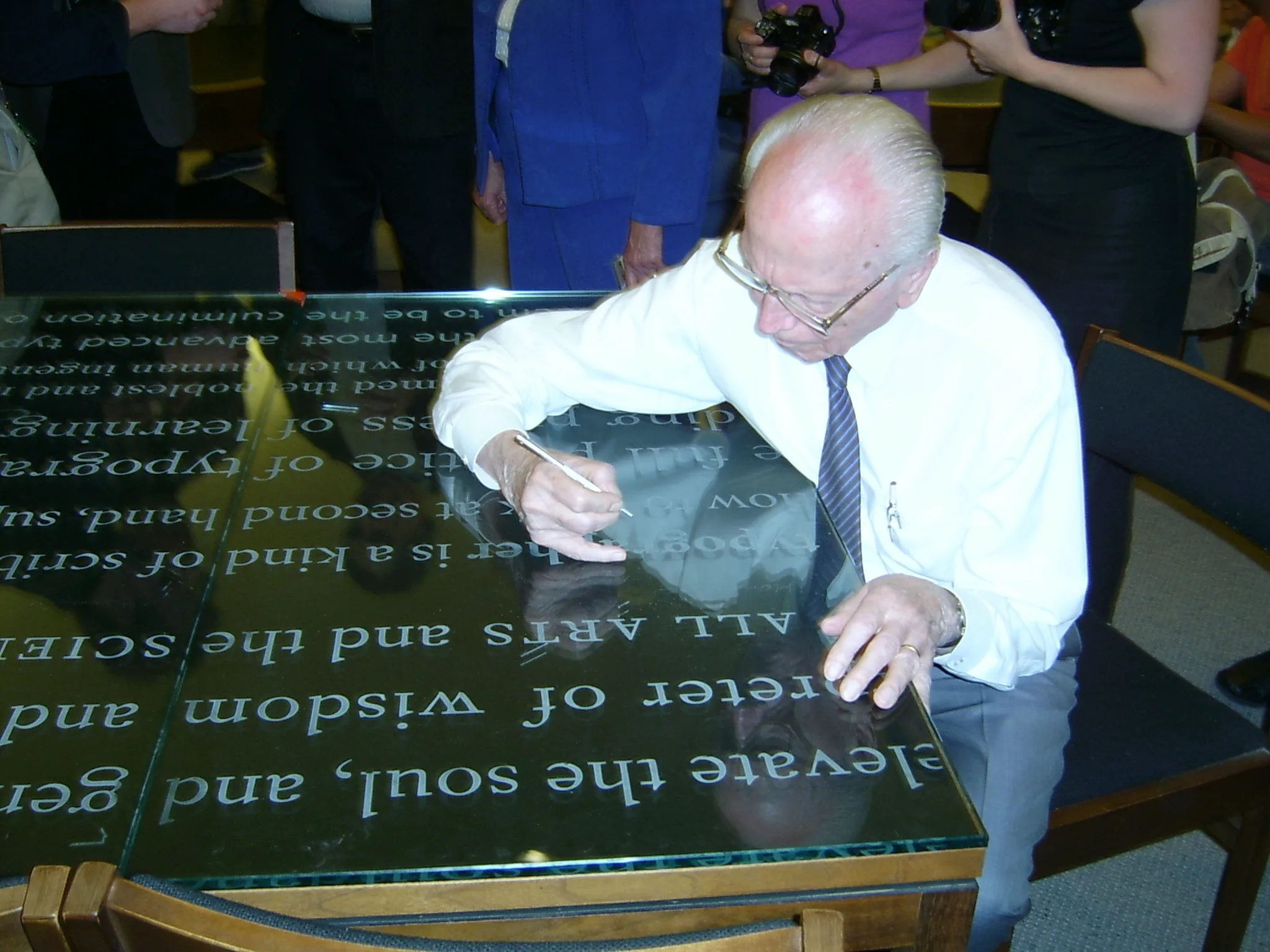 Portrait of Hermann Zapf (1918–2015) – memorial page