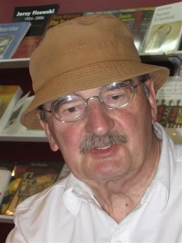 Porträt von Sławomir Mrożek (1930–2013) – Gedenkseite