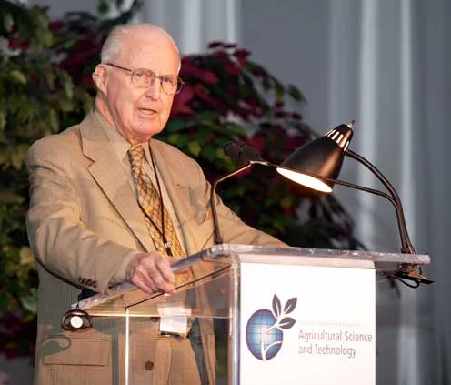 Portrait of Norman Borlaug (1914–2009) – memorial page