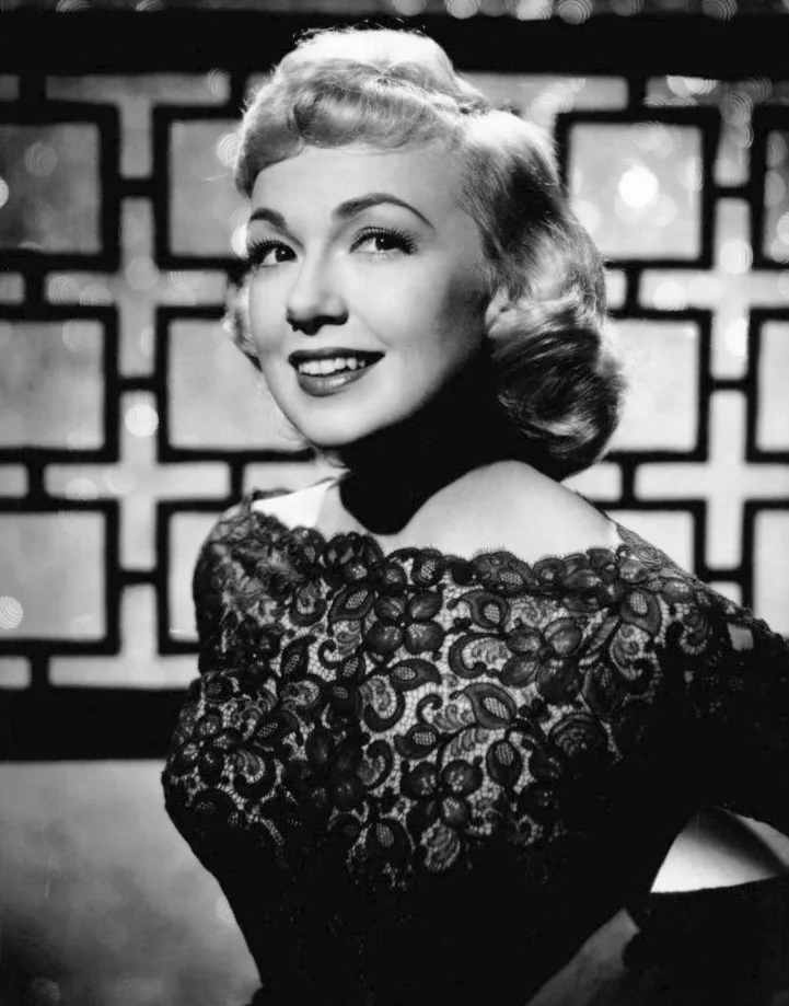Porträt von Edie Adams (1927–2008) – Gedenkseite