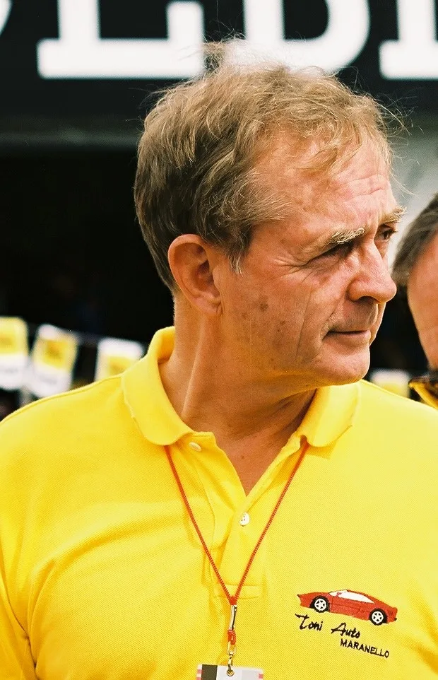 Portrait of Phil Hill (1927–2008) – memorial page