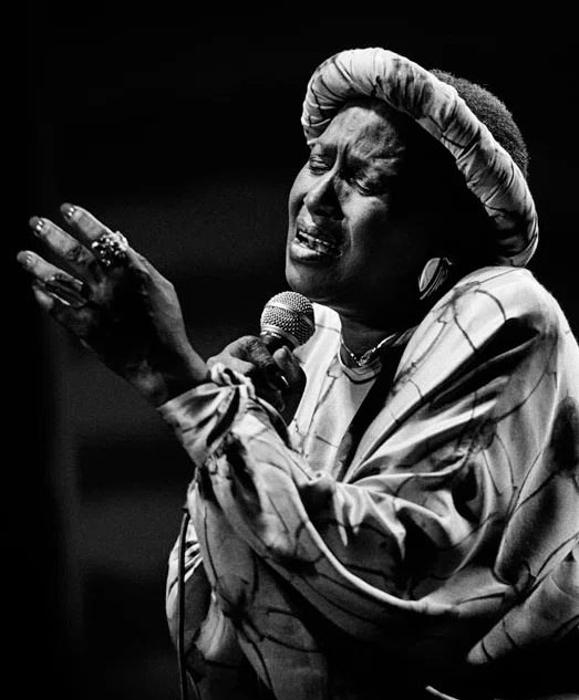 Portrait of Miriam Makeba (1932–2008) – memorial page