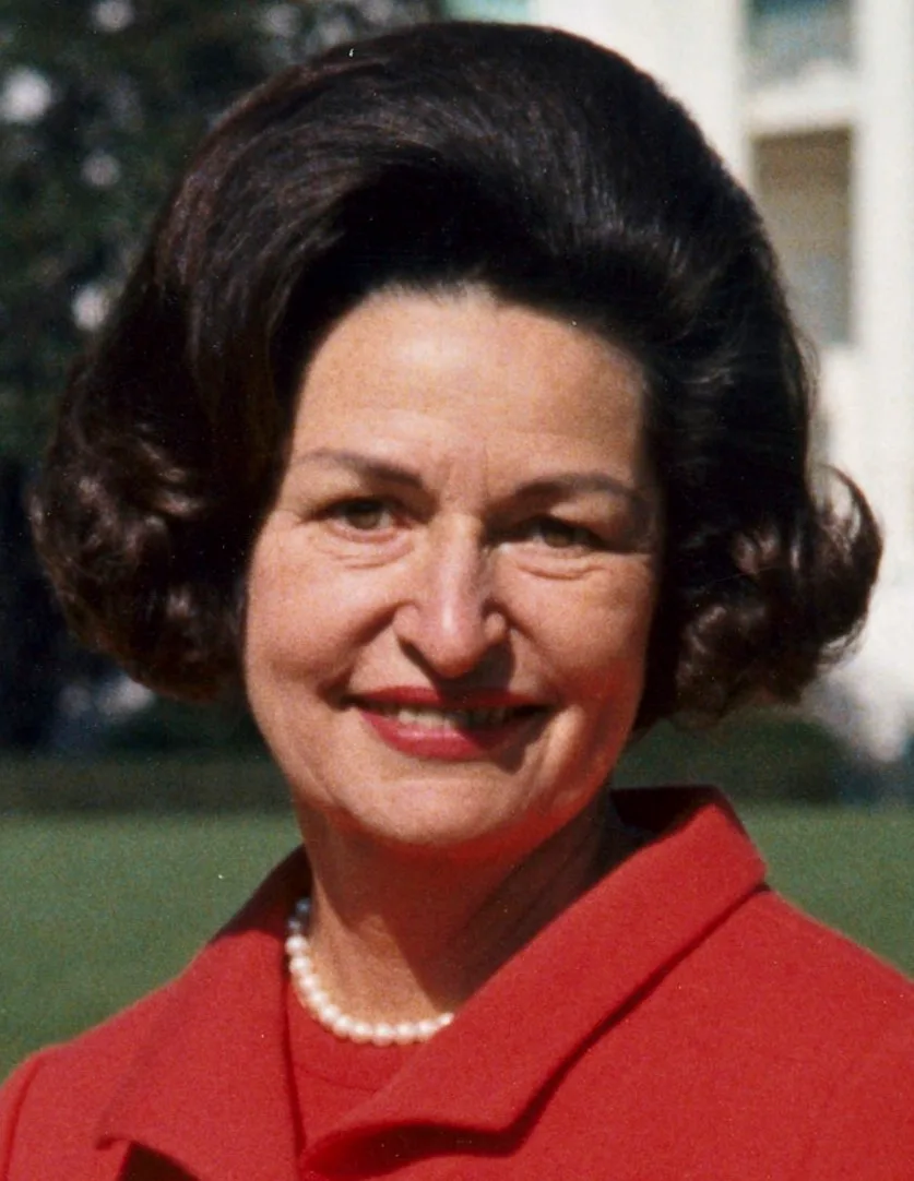 Porträt von Lady Bird Johnson (1912–2007) – Gedenkseite
