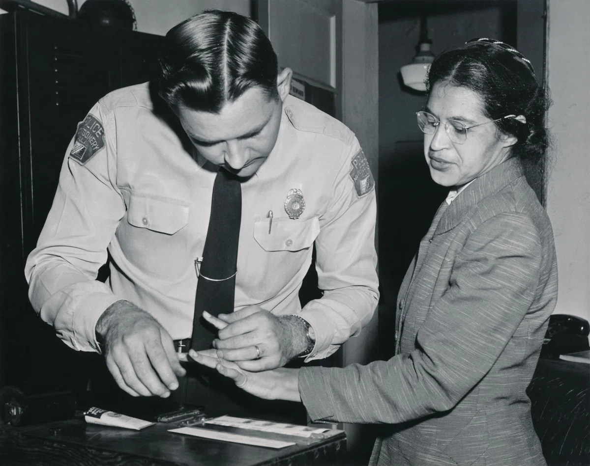 Porträt von Rosa Parks (1913–2005) – Gedenkseite