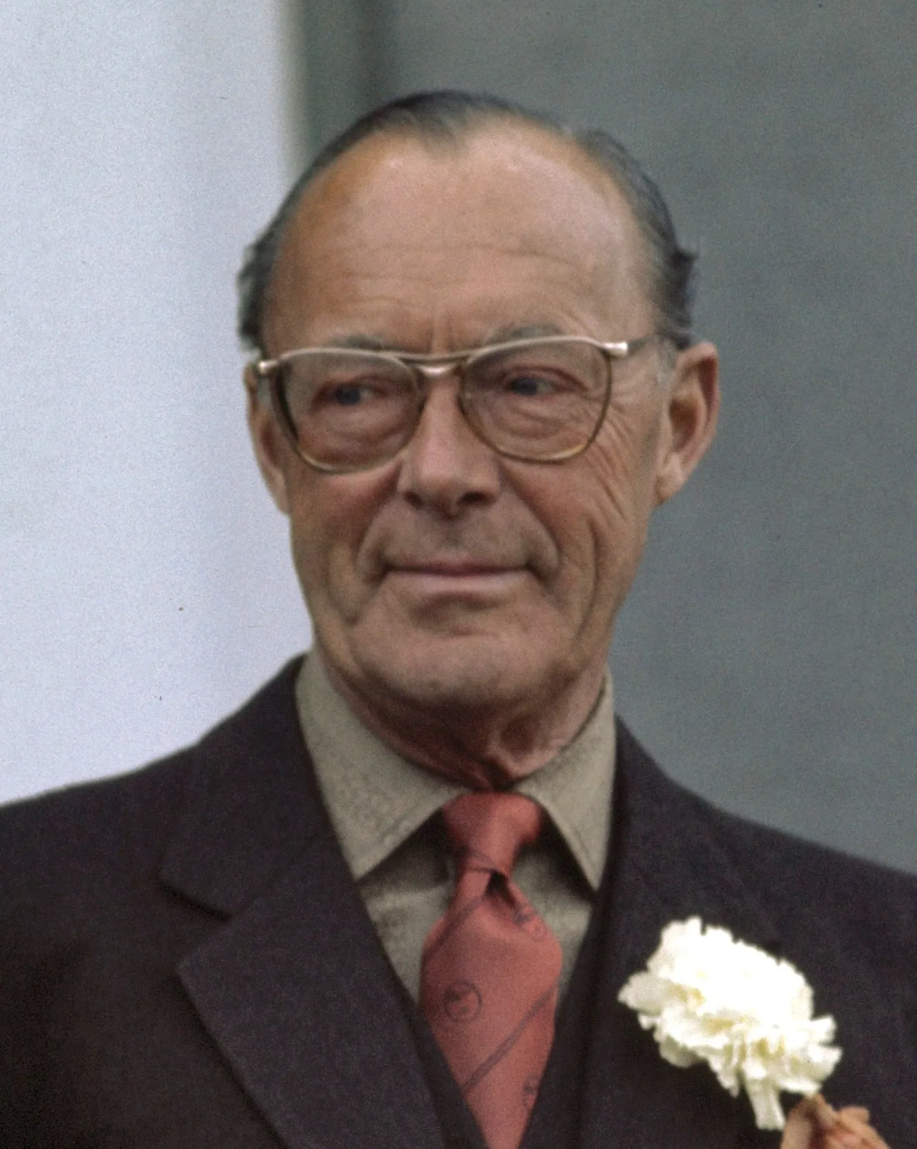 Portrait of Bernhard zur Lippe-Biesterfeld (1911–2004) – memorial page