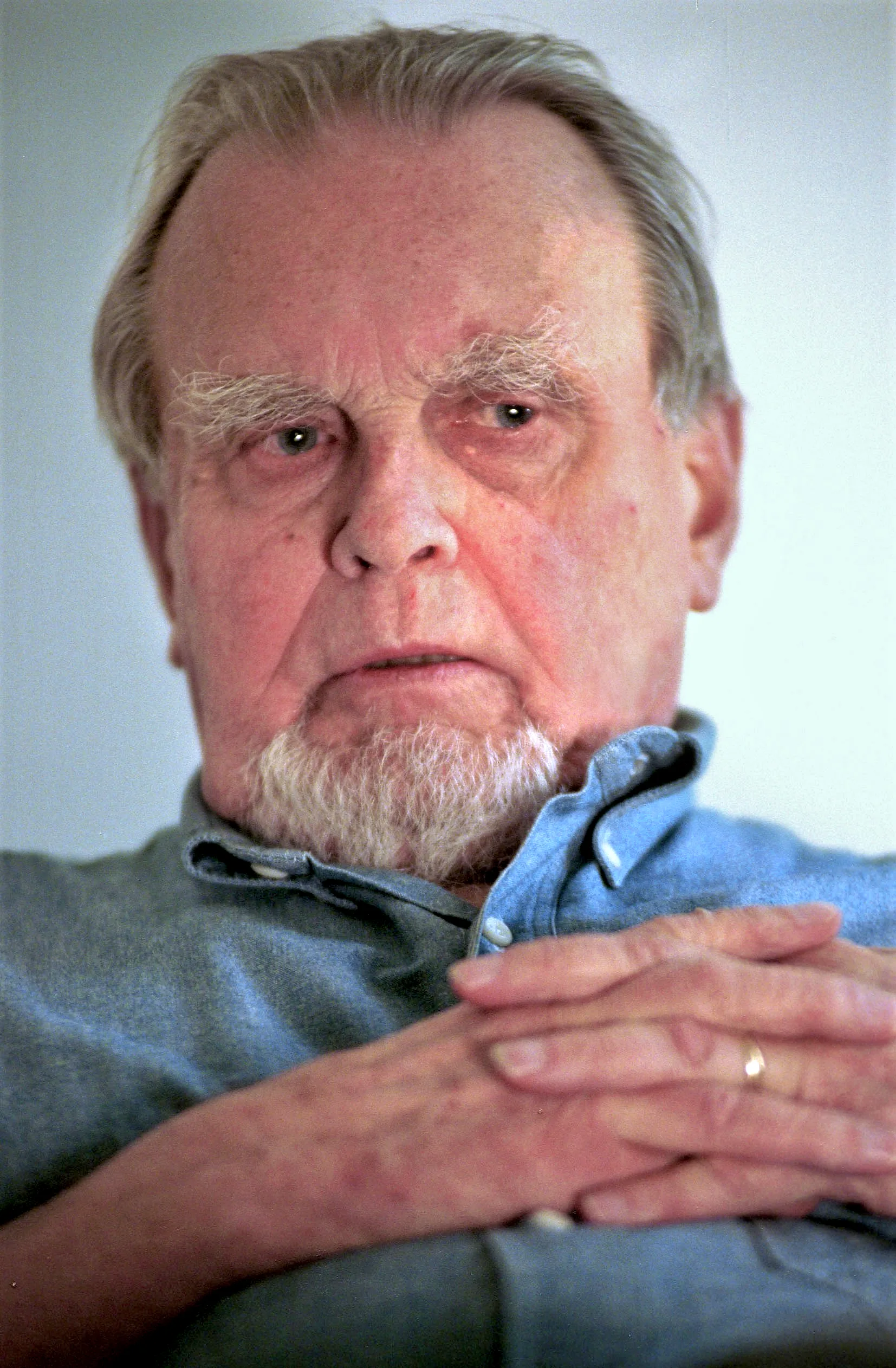 Porträt von Czesław Miłosz (1911–2004) – Gedenkseite