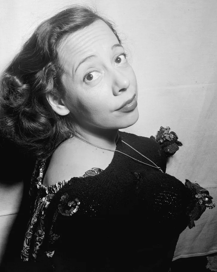 Porträt von Imogene Coca (1908–2001) – Gedenkseite