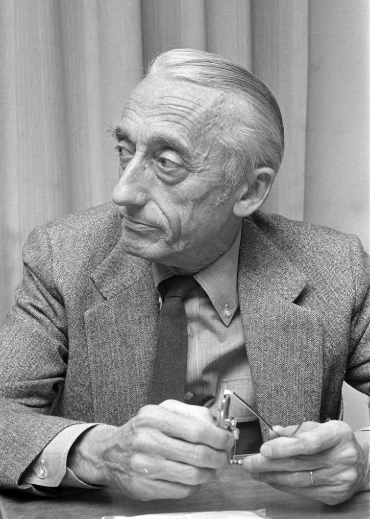 Porträt von Jacques-Yves Cousteau (1910–1997) – Gedenkseite
