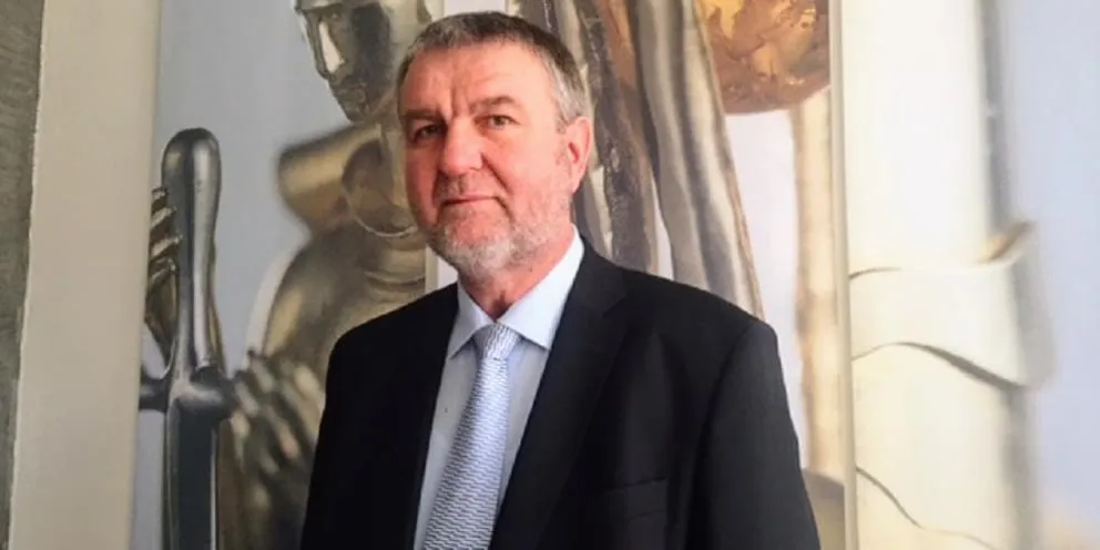 Porträt von Petr Pleva (1959–2026) – Gedenkseite